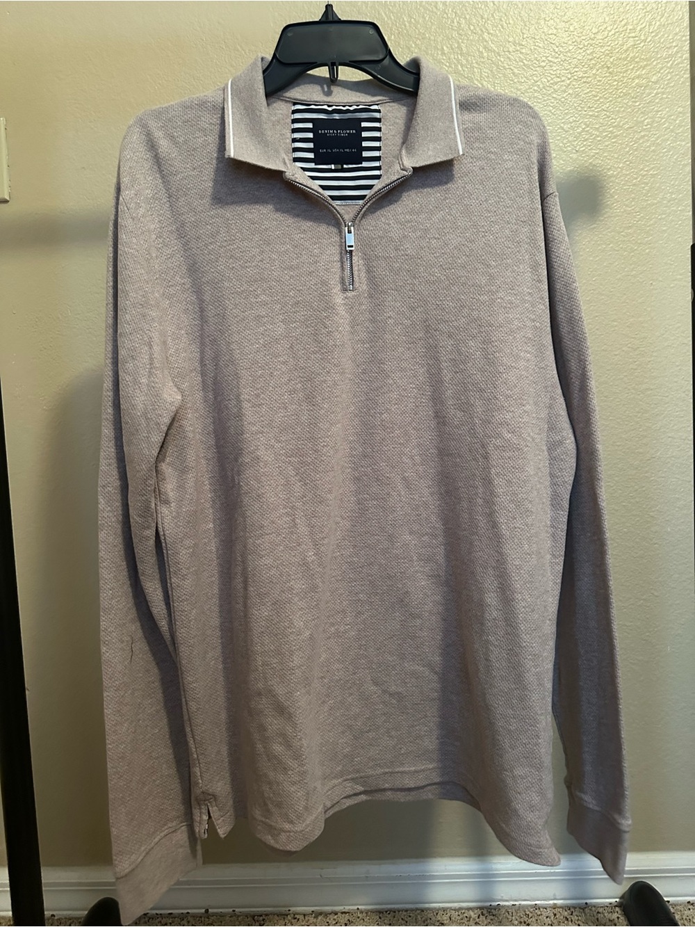 NWOT Men’s quarter zip pullover sweater